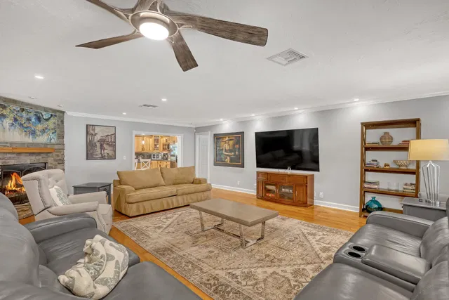  Residence photo 16