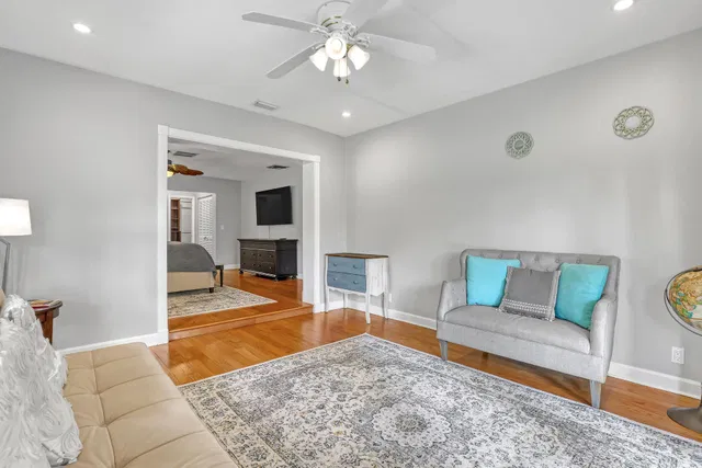  Residence photo 29