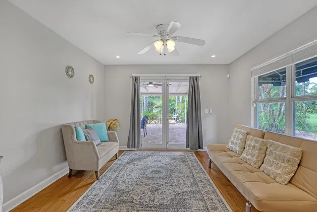  Residence photo 30