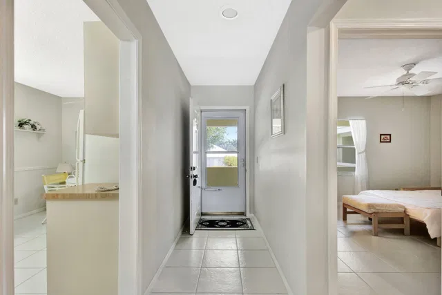 Unit 211 photo 3
