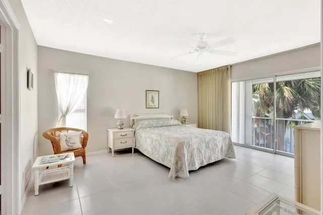 Unit 211 photo 17