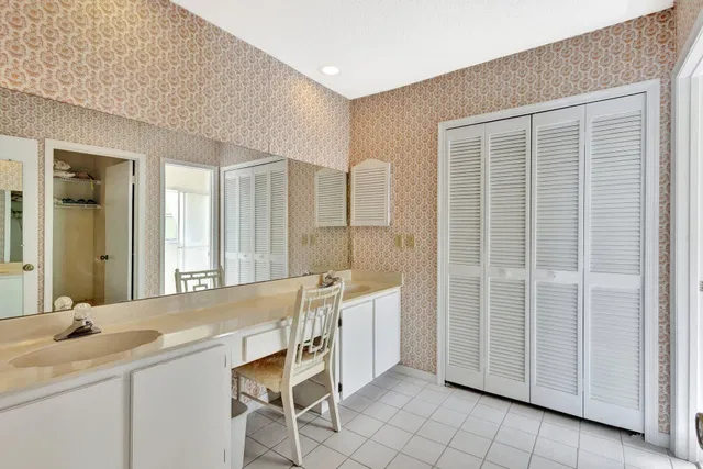Unit 211 photo 20