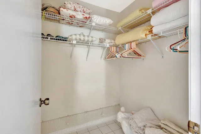 Unit 211 photo 21