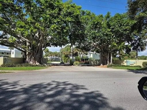 Unit 211 photo 41
