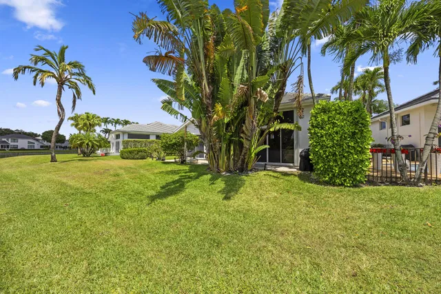 Woodfield Country Club Residence photo 6
