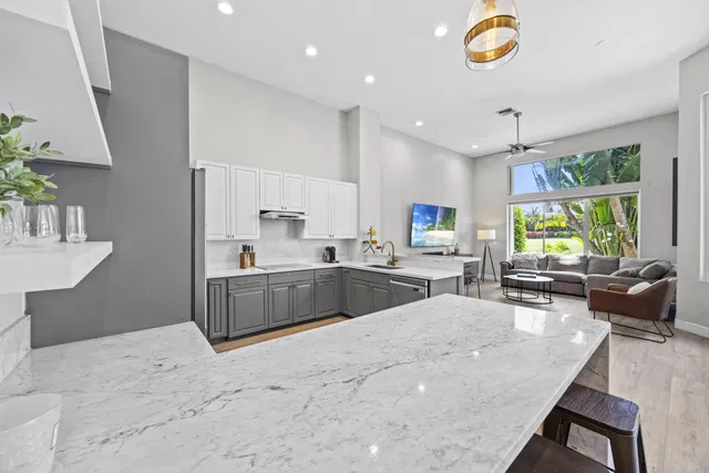 Woodfield Country Club Residence photo 23