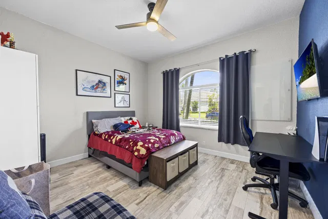 Woodfield Country Club Residence photo 41