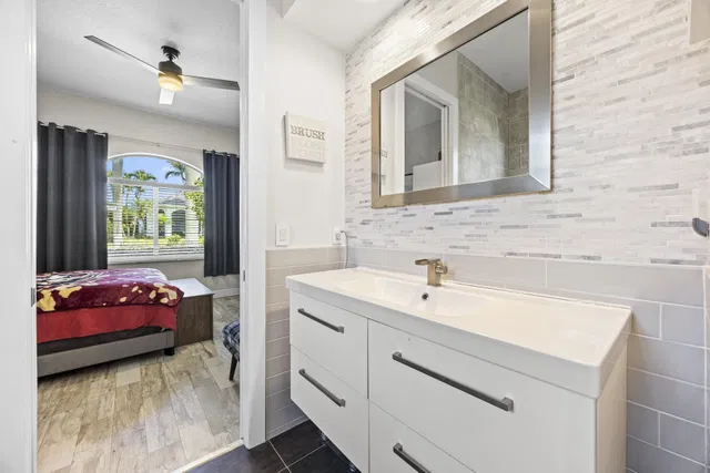 Woodfield Country Club Residence photo 47