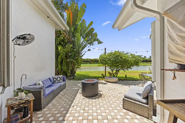 Woodfield Country Club Residence photo 53