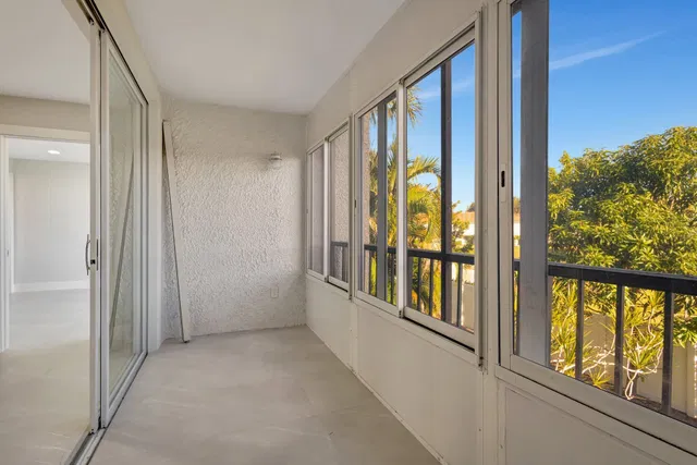 Unit 208 photo 14