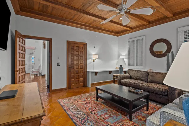 Residence photo 11