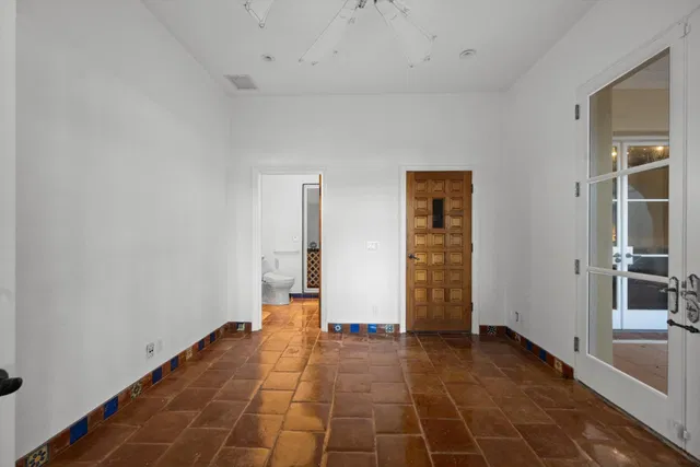 Residence photo 18