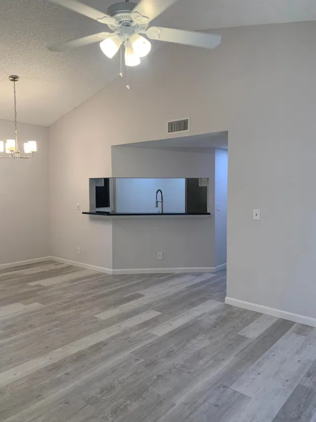  Unit 102 photo 4