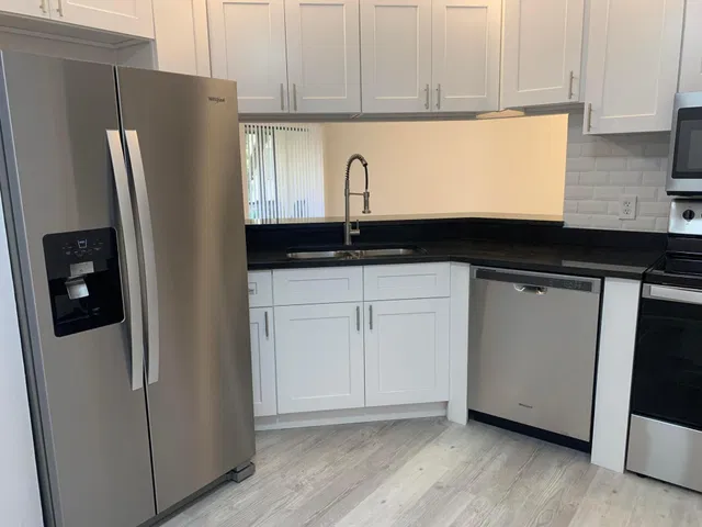  Unit 102 photo 8