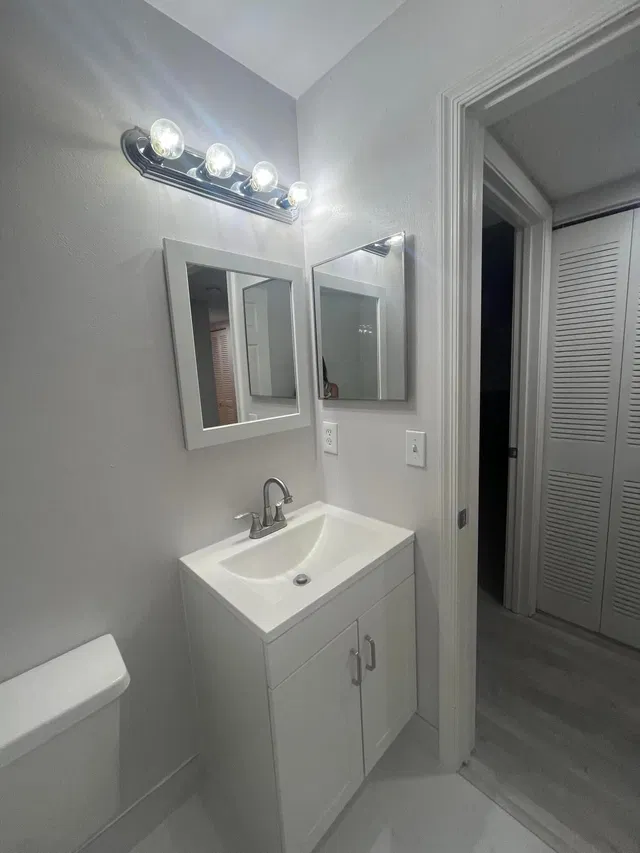  Unit 102 photo 17