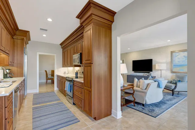 Admirals Cove Residence photo 9