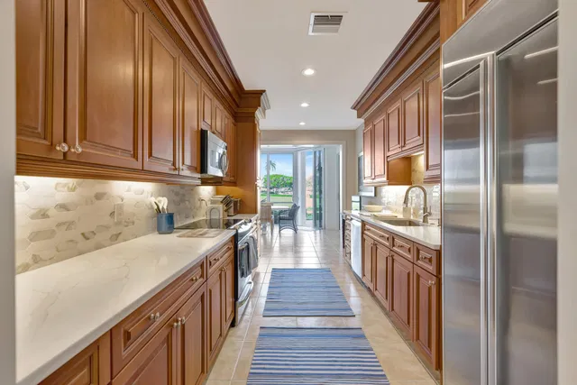 Admirals Cove Residence photo 10