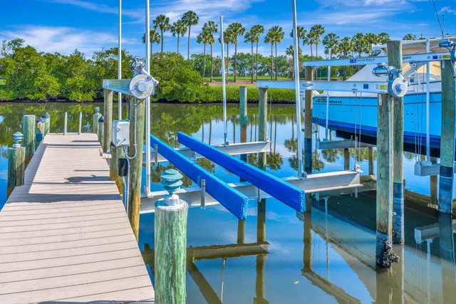 Admirals Cove Residence photo 24
