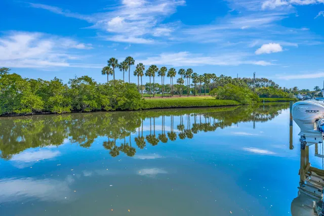 Admirals Cove Residence photo 26