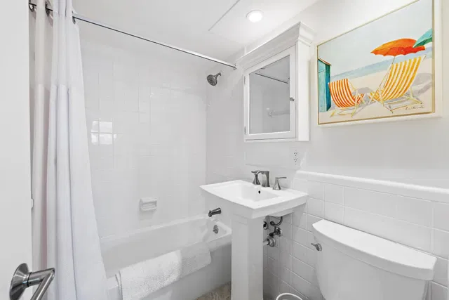  Unit 105 photo 12