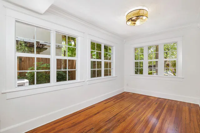Old Northwood Residence photo 9