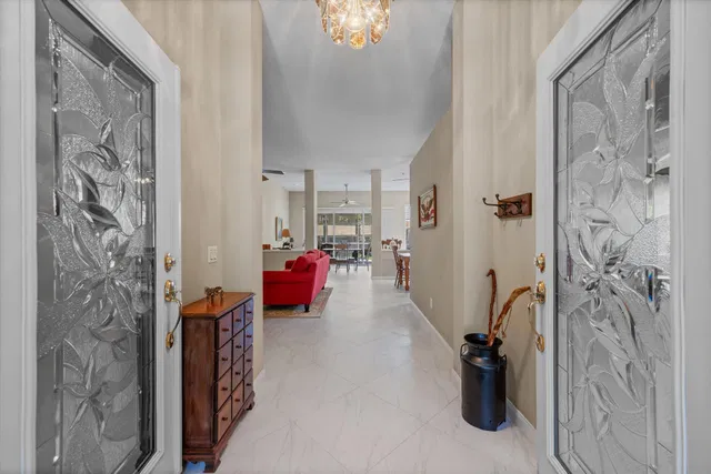 Residence photo 5