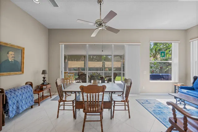 Residence photo 18