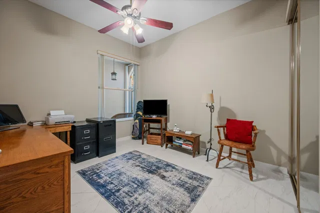 Residence photo 26