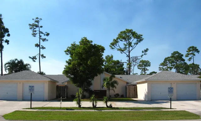Residence photo 2