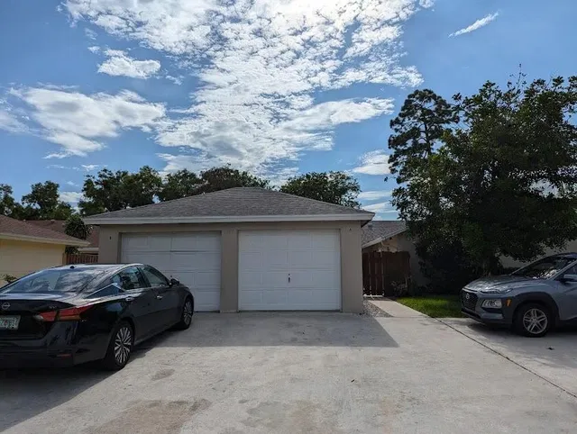 Residence photo 3
