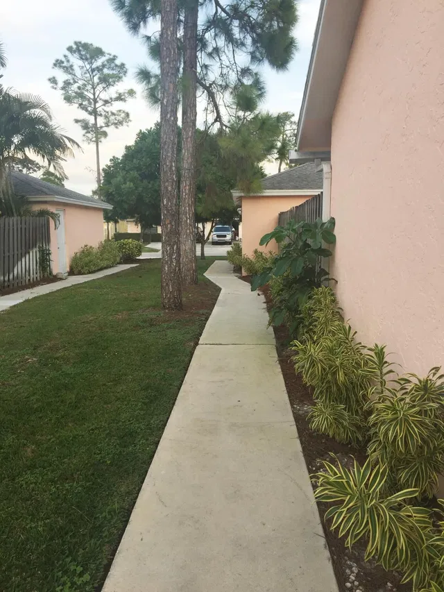 Residence photo 22