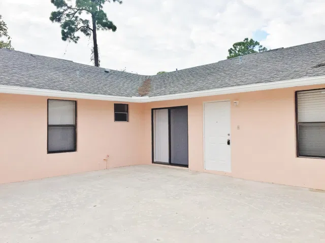 Residence photo 23