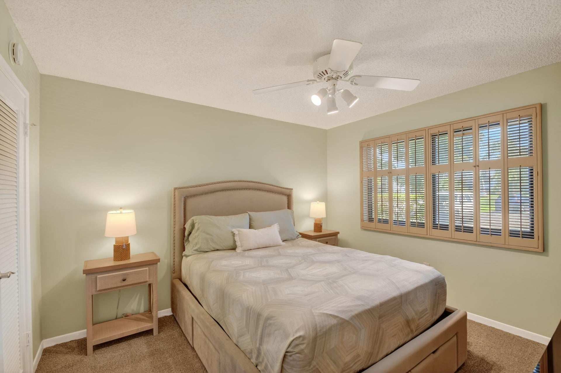 Unit 101 photo 15