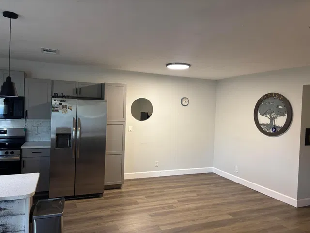Unit C photo 6