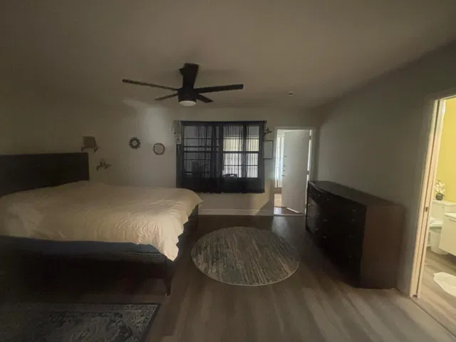 Unit C photo 19