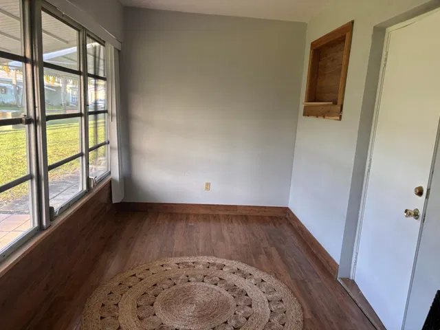 Unit C photo 22
