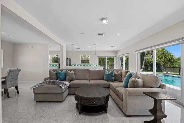 Residence photo 6
