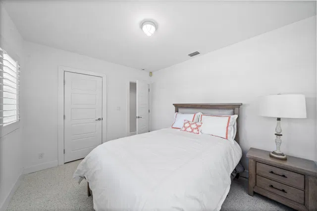 Residence photo 17