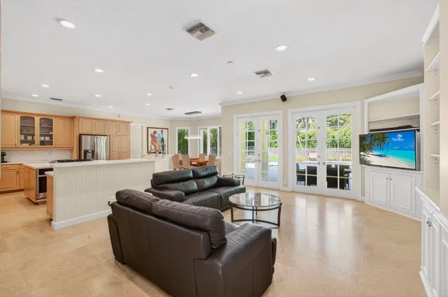Residence photo 11