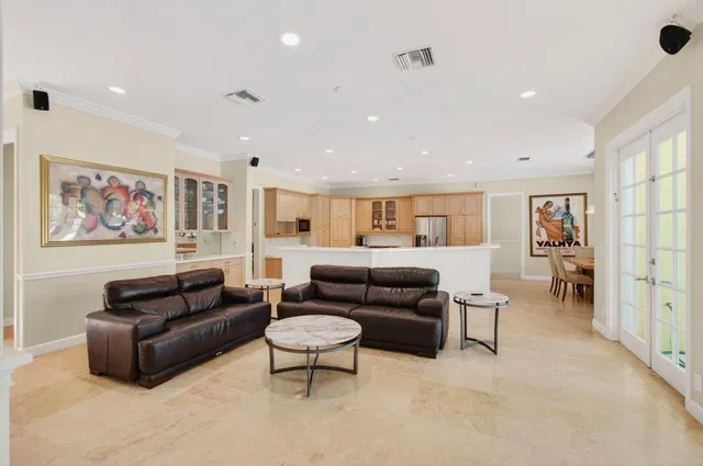 Residence photo 14