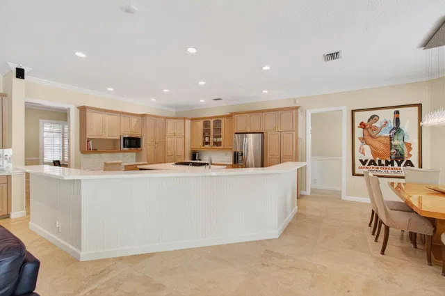 Residence photo 16