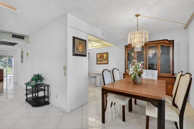 Residence photo 6
