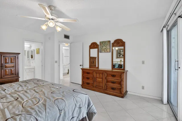 Residence photo 11