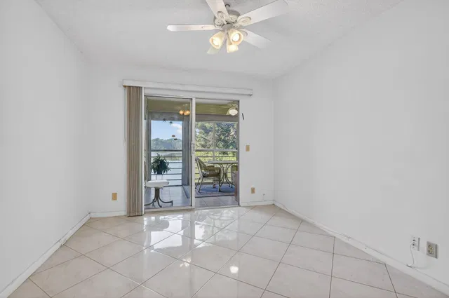 Residence photo 17