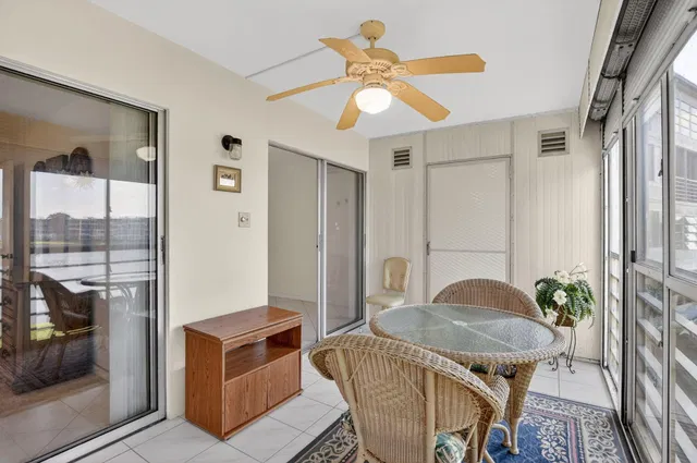 Residence photo 23