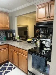 Unit 112 photo 9
