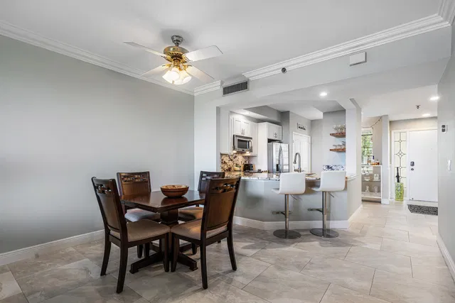 Unit 204 photo 9