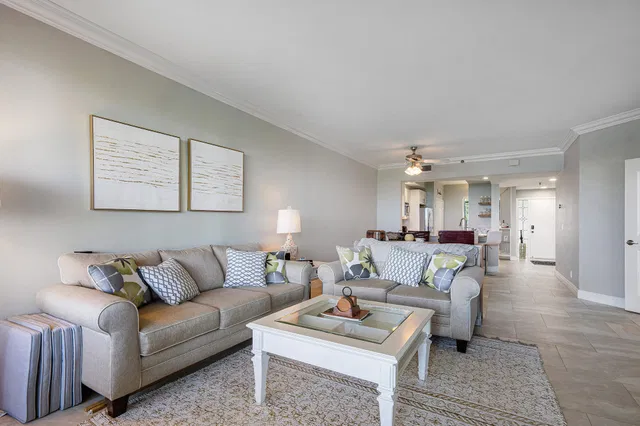 Unit 204 photo 11