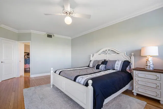Unit 204 photo 17
