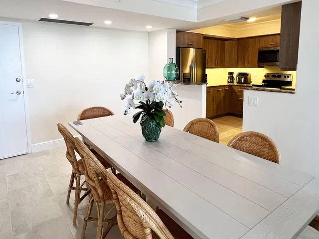 Barclay Condo Unit 914 photo 4